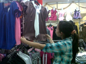 blus-ayu-ting-ting-17-1-12-300x225.jpg