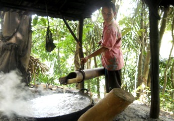 Desa Sipapaga Hasilkan 1 Ton Gula Aren Per Minggu