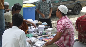 Penjualan Lebai Dan Buku Islami Meningkat