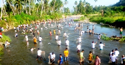 Lubuk Larangan Tradisi Kala Lebaran di Madina