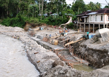 Tanggul  Penahan Banjir Mulai Dikerjakan.