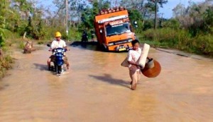 JALUR PULO PADANG-SINUNUKAN SUDAH LAMA RUSAK PARAH