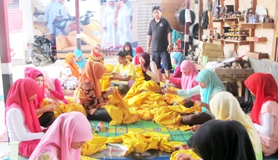 HUT Tapsel Order 8.000 Pakaian Daerah dari Kampoeng Kaos Madina