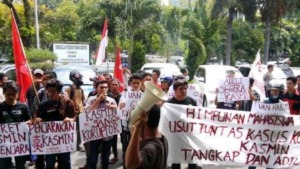 HIMA Tobasa Demo Minta Bupati Ditahan
