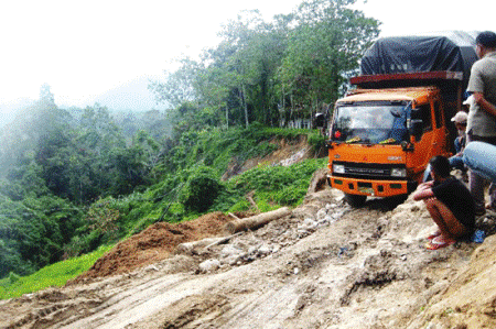 Jalinsum Batu Jomba Sipirok Nyaris Putus