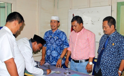 Safaruddin Haji Teken Pendaftaran