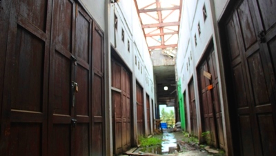 Bertahun Atap Pasar Baru Panyabungan Hancur, Lantai Tergenang, Pedagang Kecewa