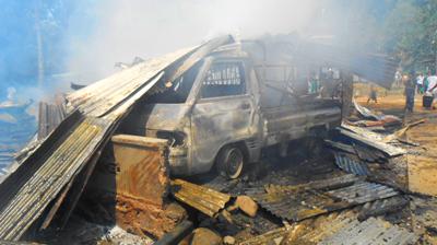 Semuanya Habis, Yang Tertinggal Hanya Baju di Badan