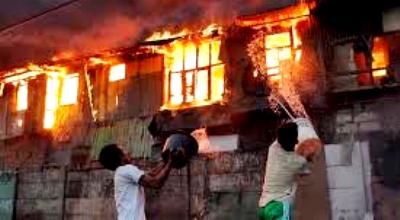 memadamkan pakai ember