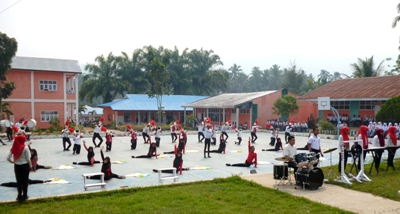 Grup Marching Band SMAN 1 Kotanopan saat latihan terkahir di lapangan SMAN 1 Kotanopan