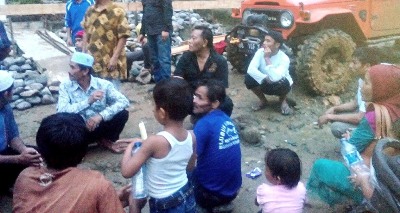 Bupati Madina Membaur Dengan Warga