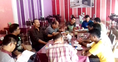 Diskusi pimpinan NGO lokal lingkungan se-Kabupaten Mandailing Natal di Hotel Rindang Payabungan