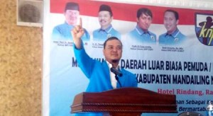 Onggara Lubis berpidato di Musyawarah Luar Biasa KNPI Madina