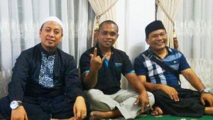 Saparuddin Haji Lubis (pakai peci) dan Opick pakai lobe