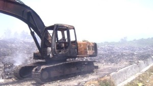 Beko terbakar di TPA Desa Batang Gadis, Panyabungan Barat