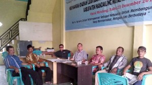 Ketua KNPI Madina dan warga Batahan I