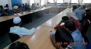 Pertemuan warga Batahan I dengan Komisi II DPRD Madina, Senin 18 April 2016