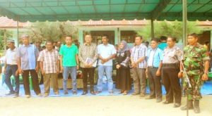 Anggota DPR RI, Suasana Dachi foto bersama dengan warga dan Muspida