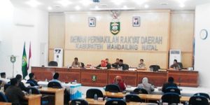 Rapat Paripurna DPRD Madina tentang LKPJ bupati yang ditunda