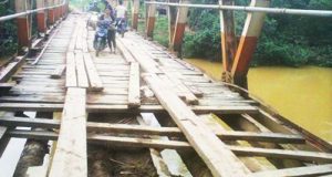 jembatan di Desa Air Apa KM 18 Sinunukan