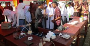 bulan-bahasa-sma-natal