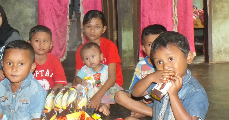 Beberapa dari 11 bocah bersaudara di Hutaimabru