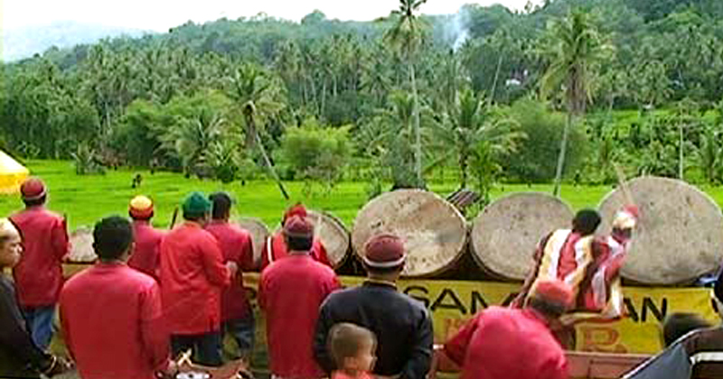 Pertunjukan Gordang Sambilan Maninggung Gordang