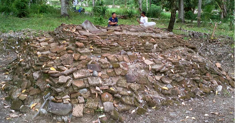 Kuburan Godang di Pidoli Lombang