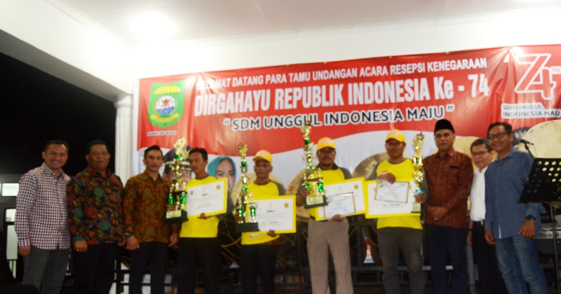 Usai penyerahan hadiah kepada pemenang Lomba Kebun Kopi Arabika Spesiality
