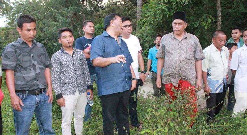 meninjau pembangunan bendungan Batu Tunggal di Sugai Muara Sada