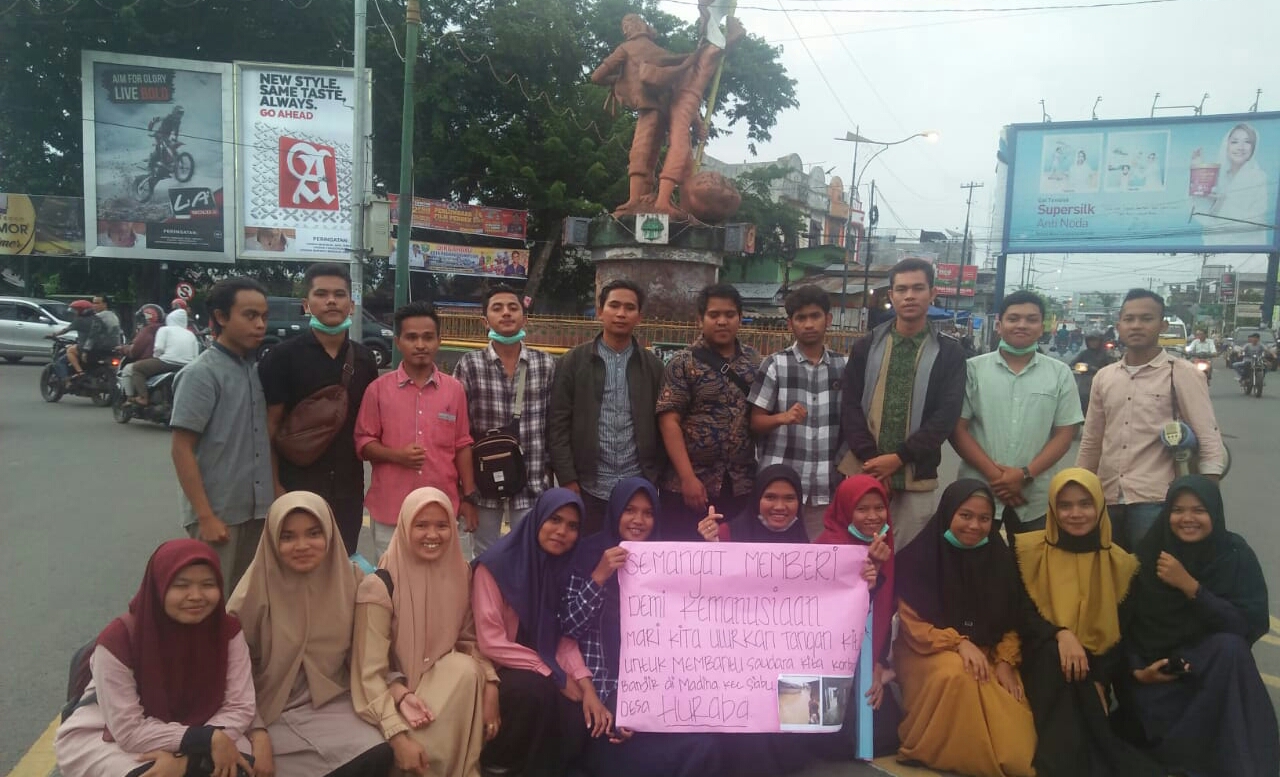 Di sela kegiatan pengumpulan dana