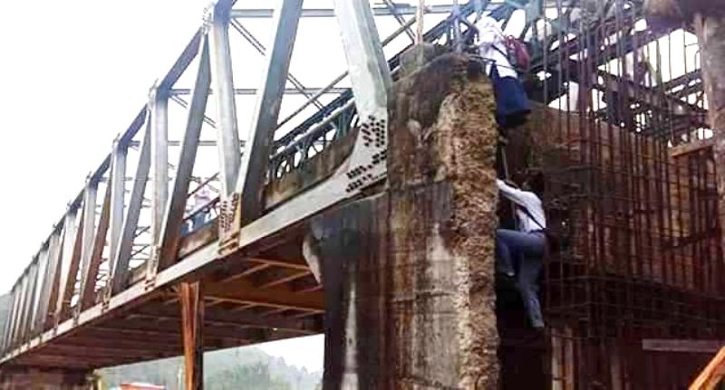 Jembatan Pasar V Natal