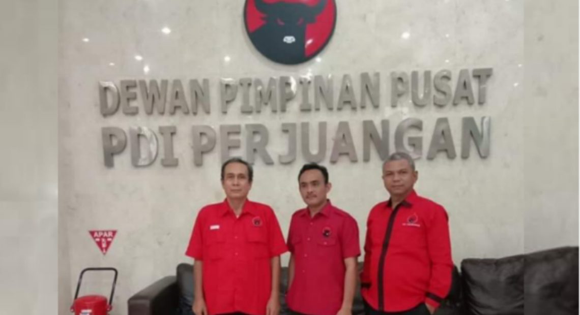 Dari kiri ke kanan, Shafron