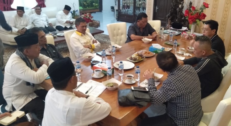 Pertemuan 3 investor tapioka dengan Pemkab Madina di rumah dinas bupati Madina