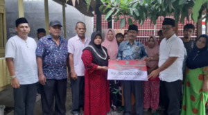 Pemkab Madina Bantu Korban Kebakaran Kotasiantar