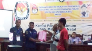 Tim Pasangan BERIMAN Serahkan Berkas Dukungan ke KPU Madina