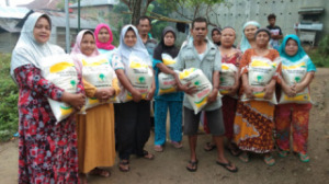 Golkar Madina Salurkan Bahan Pangan di Semua Dapil