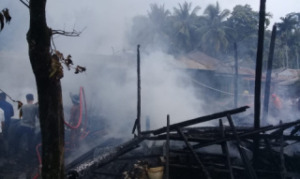 Delapan Rumah Terbakar di Longat