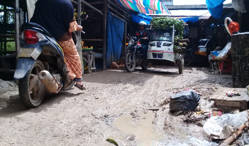 Gang Pasar Baru Panyabungan Berlumpur,  Bagai Jalan ke Desa Terisolir