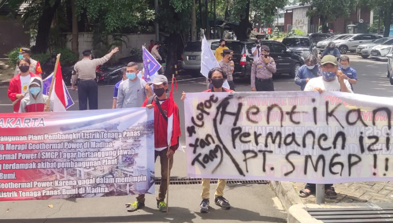 Mahasiswa Sumut Demo di Depan Kantor SMGP Jakarta