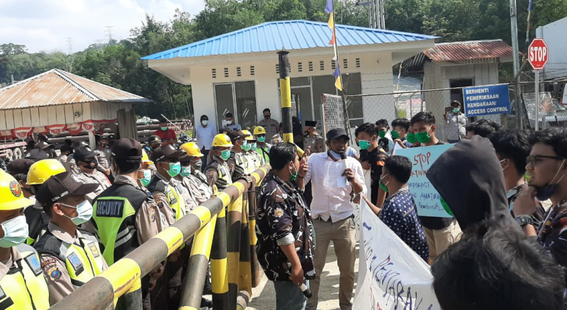 Unjuk Rasa Desak Penutupan PLTP Sorik Marapi