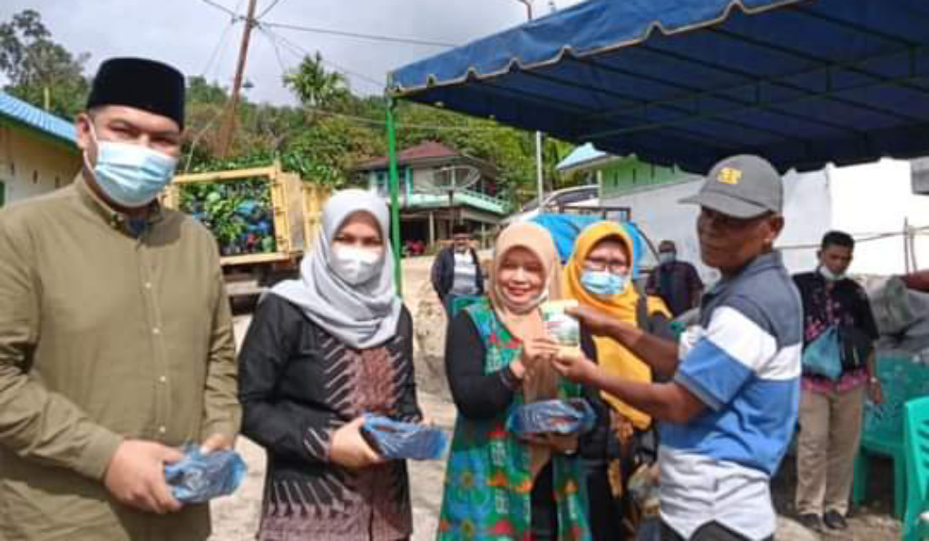 Atika Dampingi Penyerahan Bibit Kopi dan Saprodi