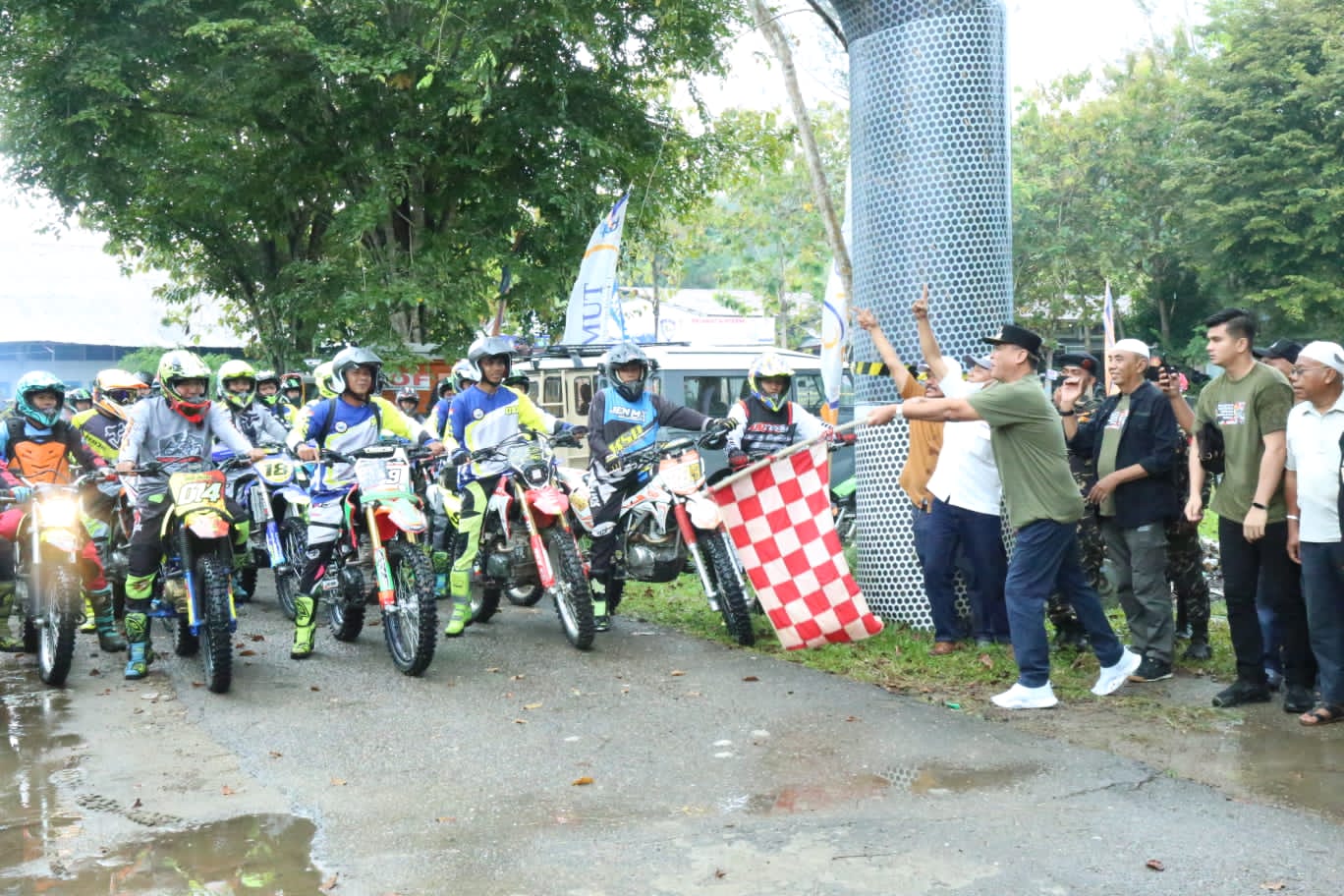 Bupati Madina Buka Event Jelajah Lereng Sorik Marapi 2021