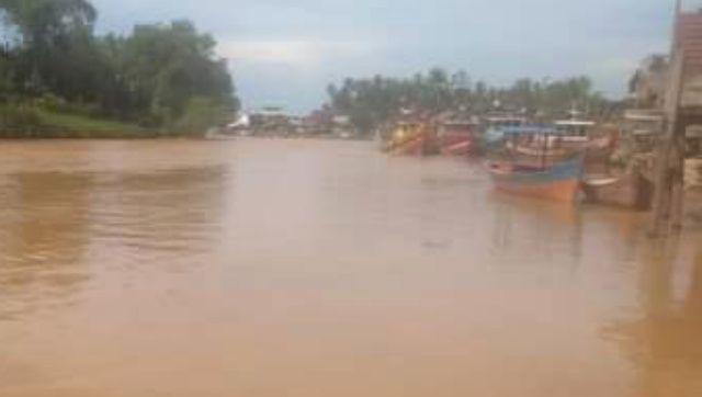 Warga Hanyut di Natal Belum Ditemukan