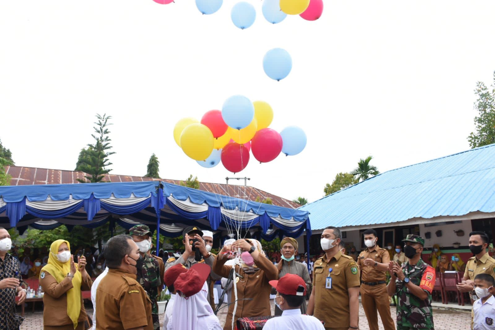 Semangati Anak-anak yang Vaksin, Wabup Atika Janji Traktir Makan Bakso