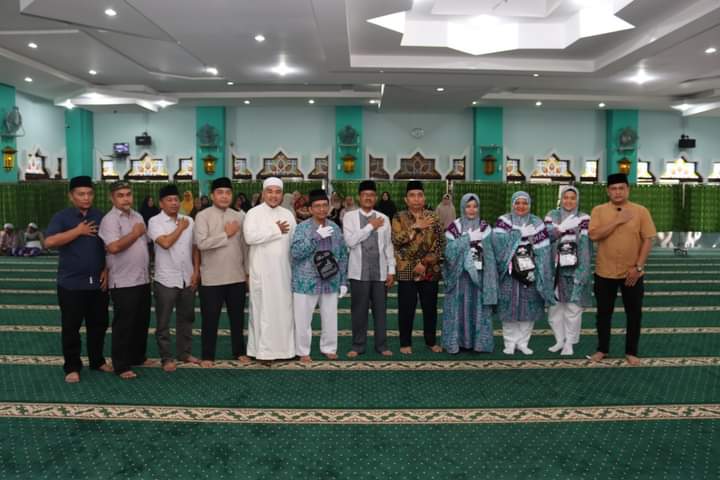 Sekda Lepas Keberangkatan 4 Calhaj Susulan