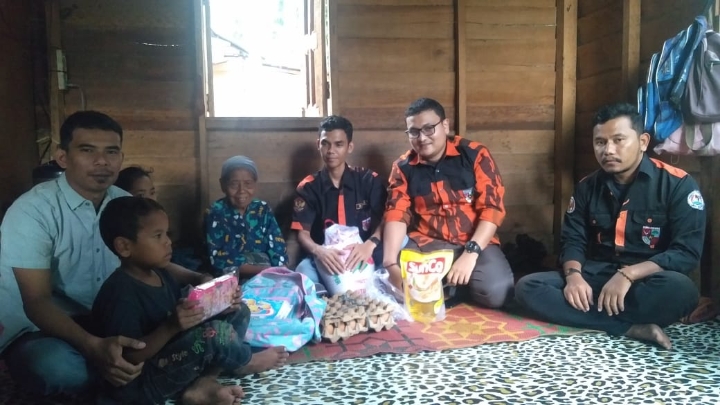 Sapma PP Madina Bantu Ringankan Beban Nenek Ana