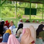 Keluarga Besar Pesantren Darul Aziz Ziarahi Makam Syekh Mahmud