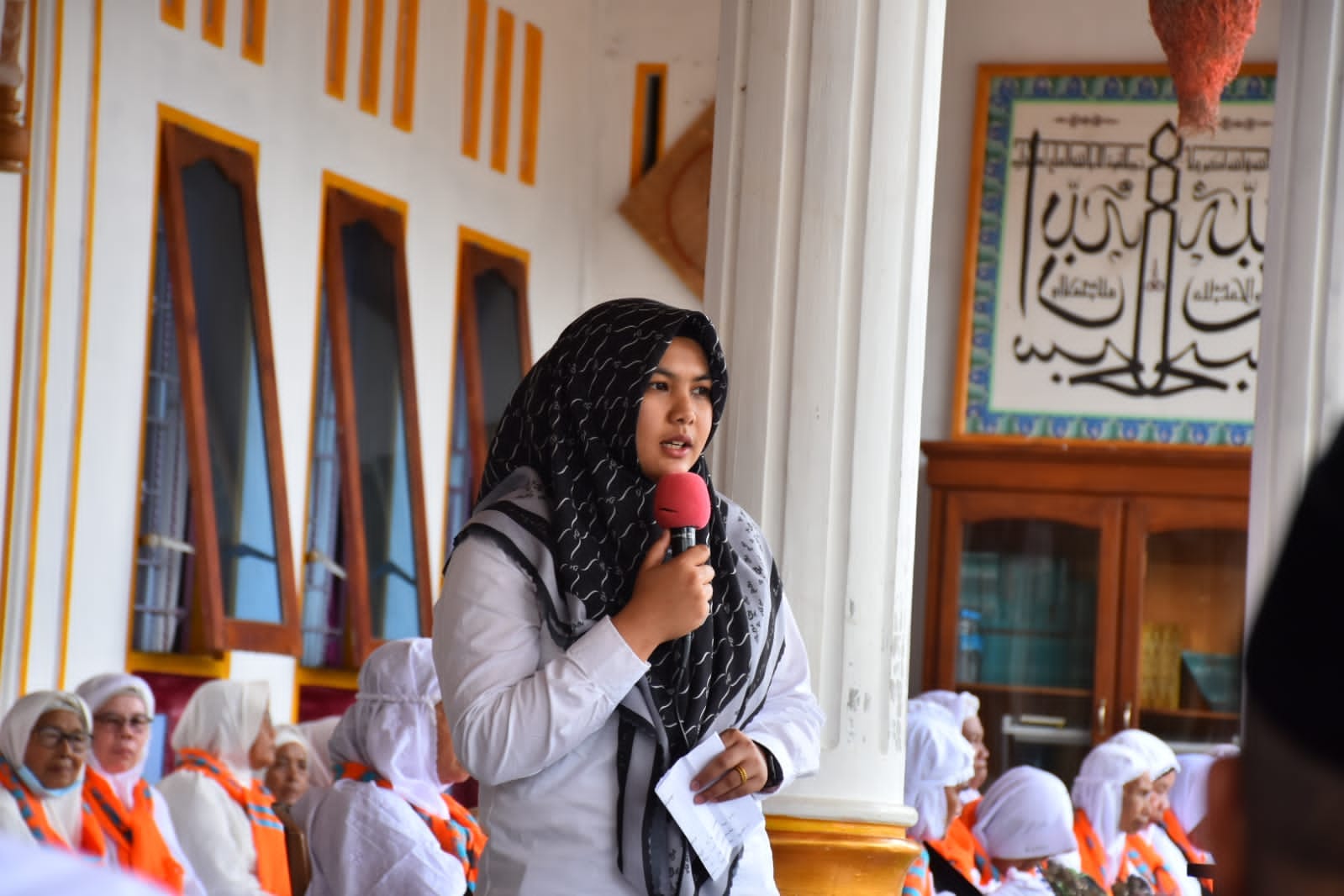 Lepas Keberangkatan Umrah, Atika Minta Jemaah Saling Jaga