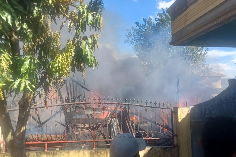 Tiga Rumah Kontrakan di Banjar Sehat Ludes Terbakar